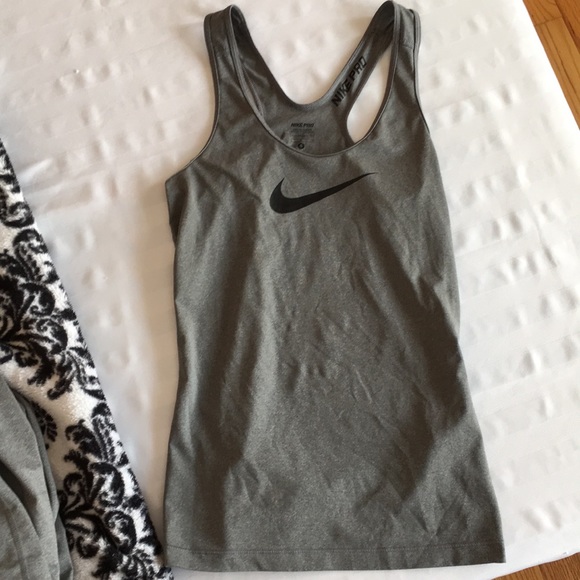 Nike Tops - Nike pro tank